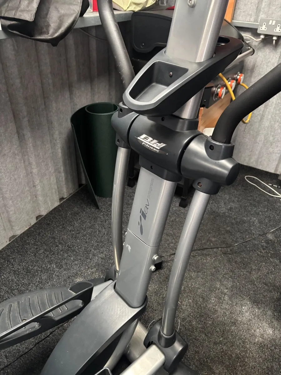 Cross trainer - Image 4