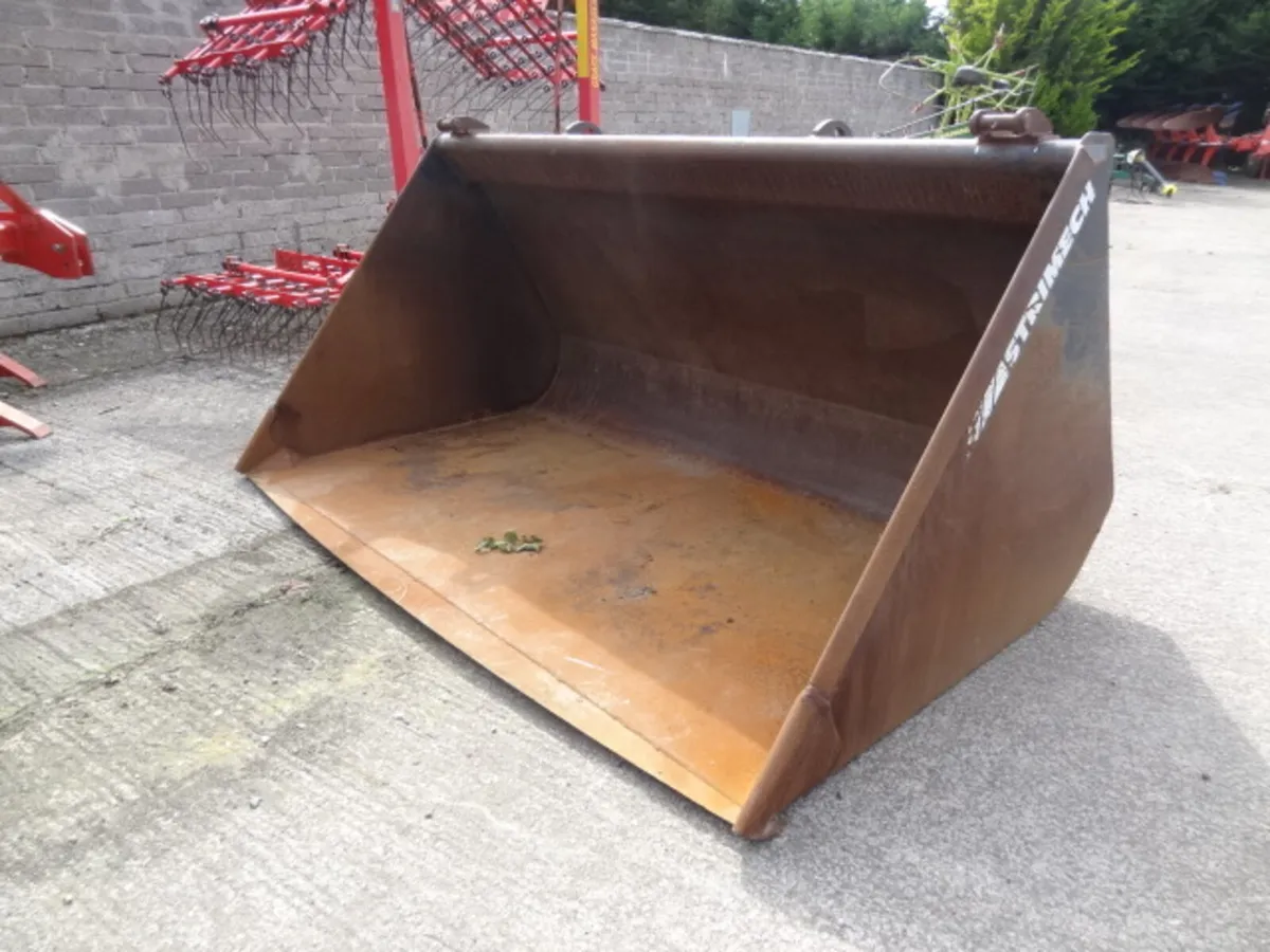 Strimich 8FT Large Capacity Bucket - Image 1