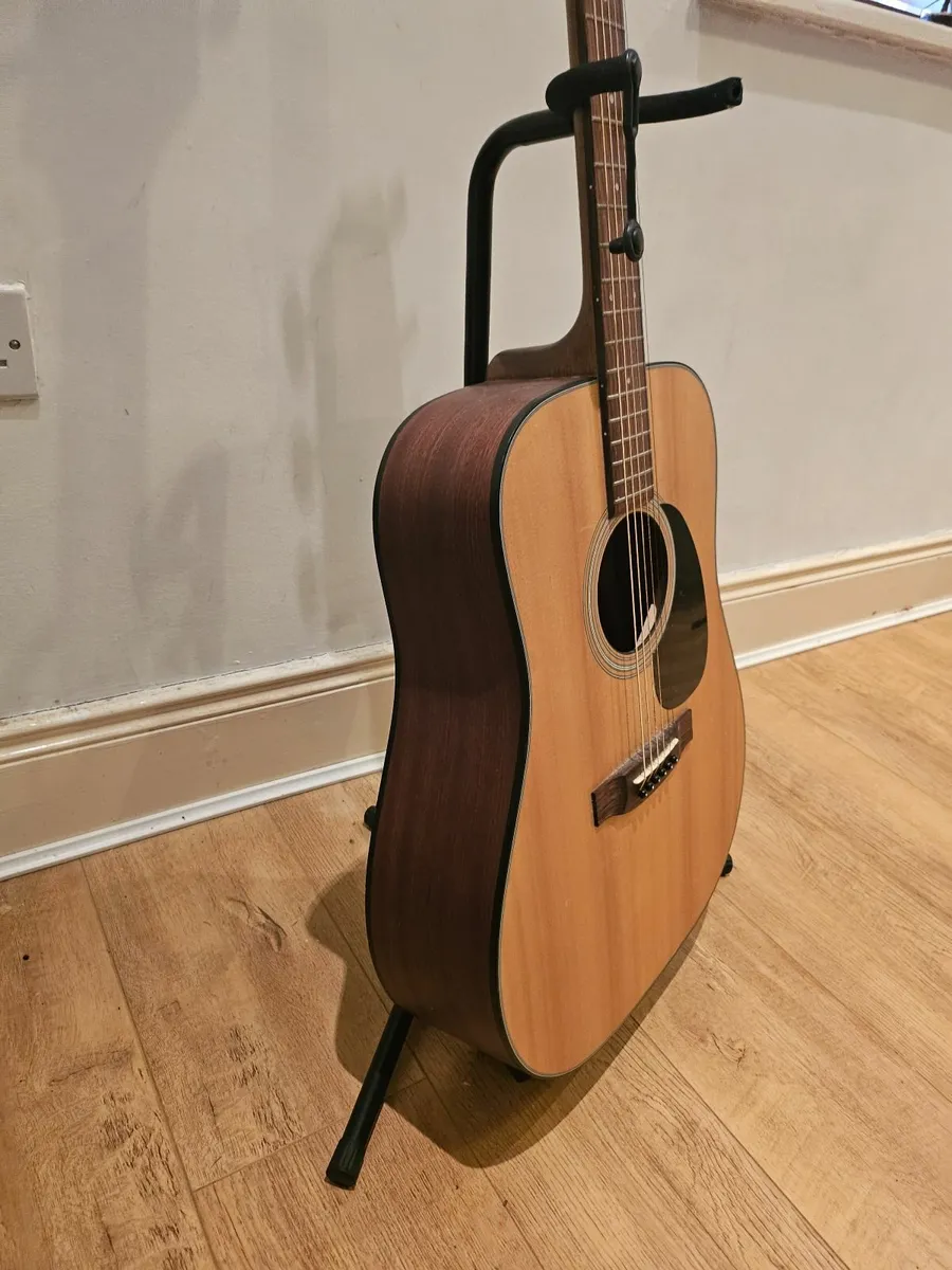Guitar - Image 4