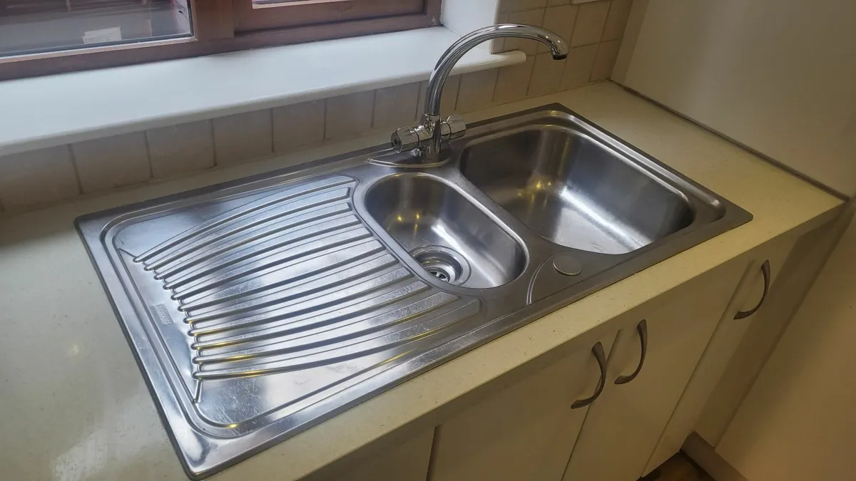 Double sink and tap - Image 1