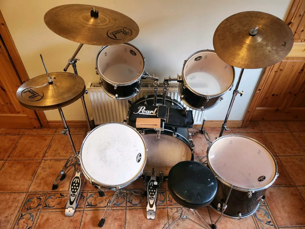 Pearl Drumkit - Image 1