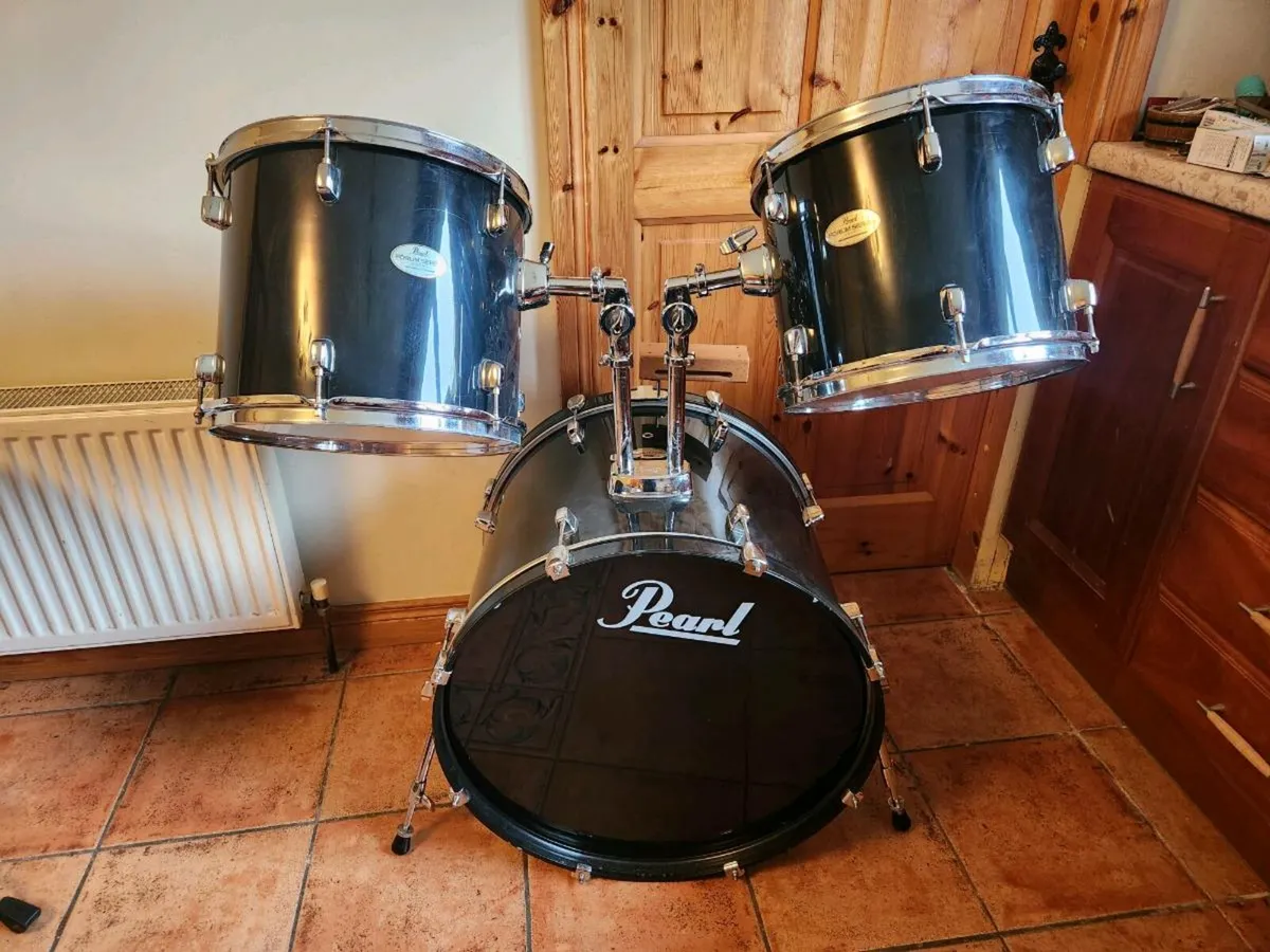 Pearl Drumkit - Image 2