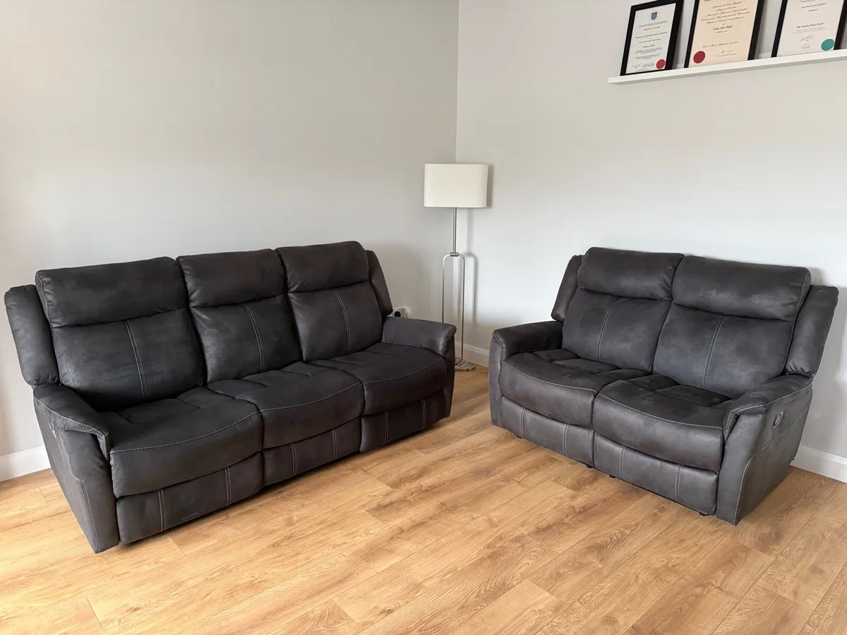 3 + 2 Seater Recliner Sofas - Image 1
