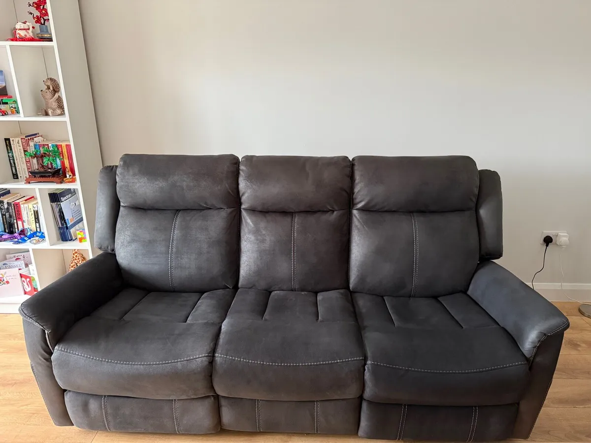 3 + 2 Seater Recliner Sofas - Image 3