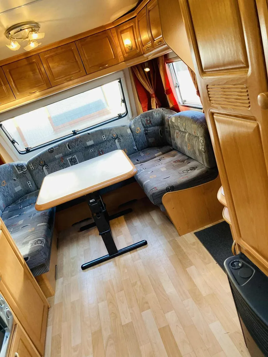 Hobby prestiage fixed bed twin axle caravan - Image 4