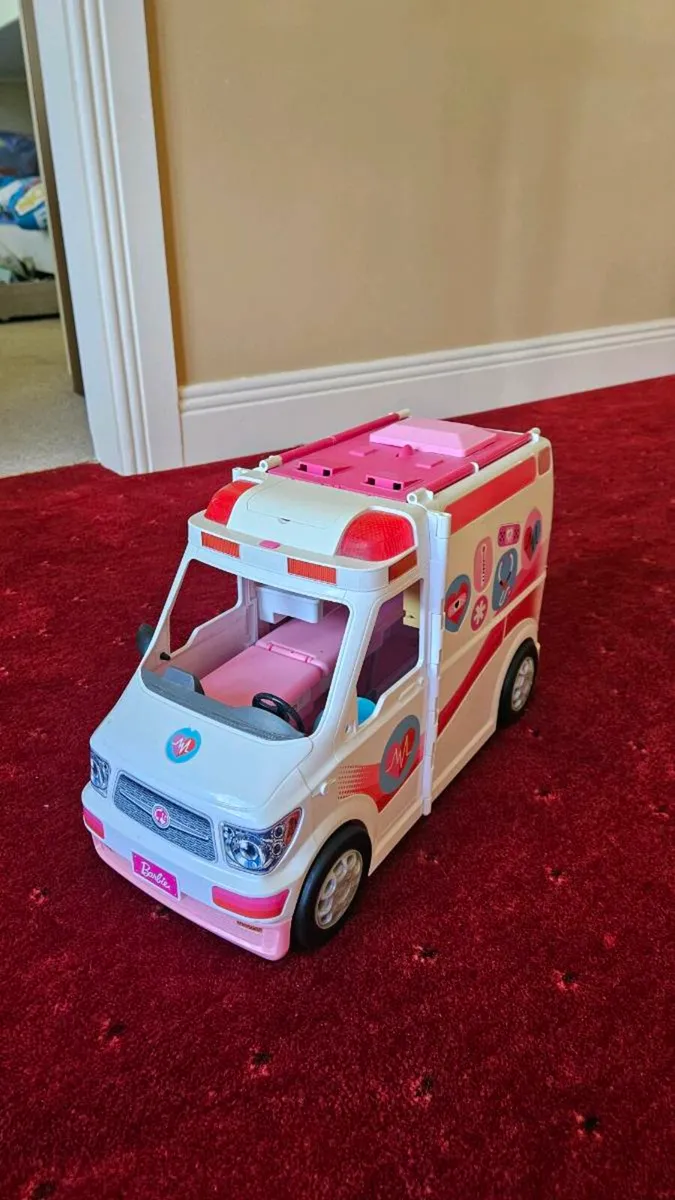 Barbies ambulance - Image 3