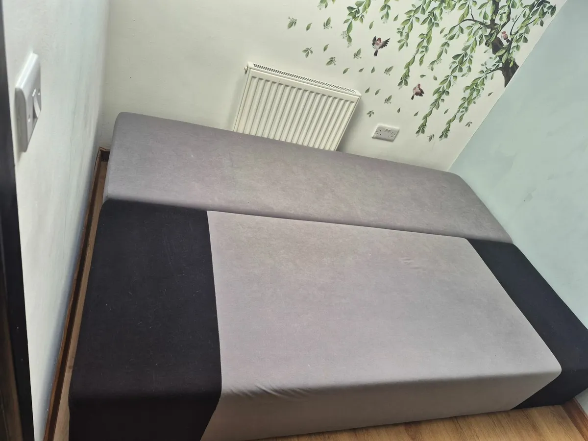 Sofa bed / 3 seater couch - Image 2