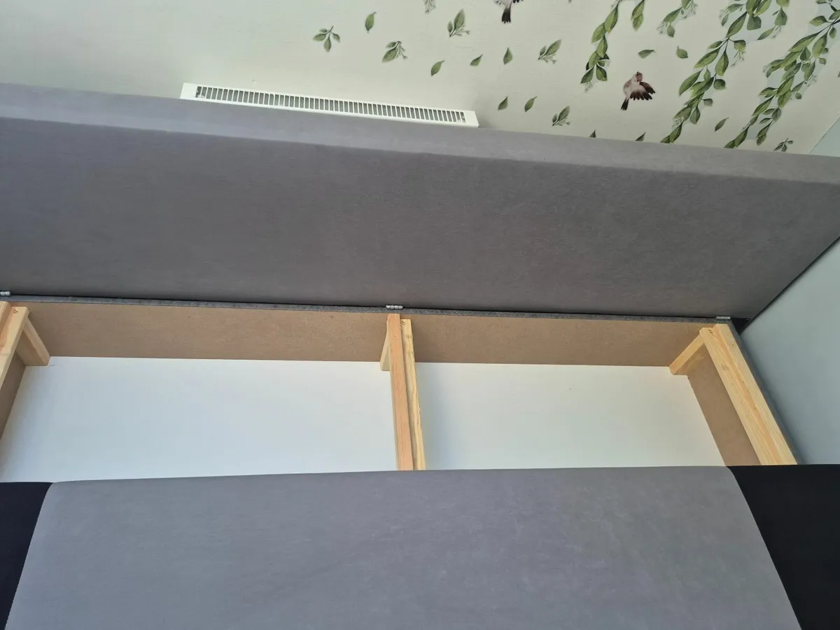 Sofa bed / 3 seater couch - Image 4