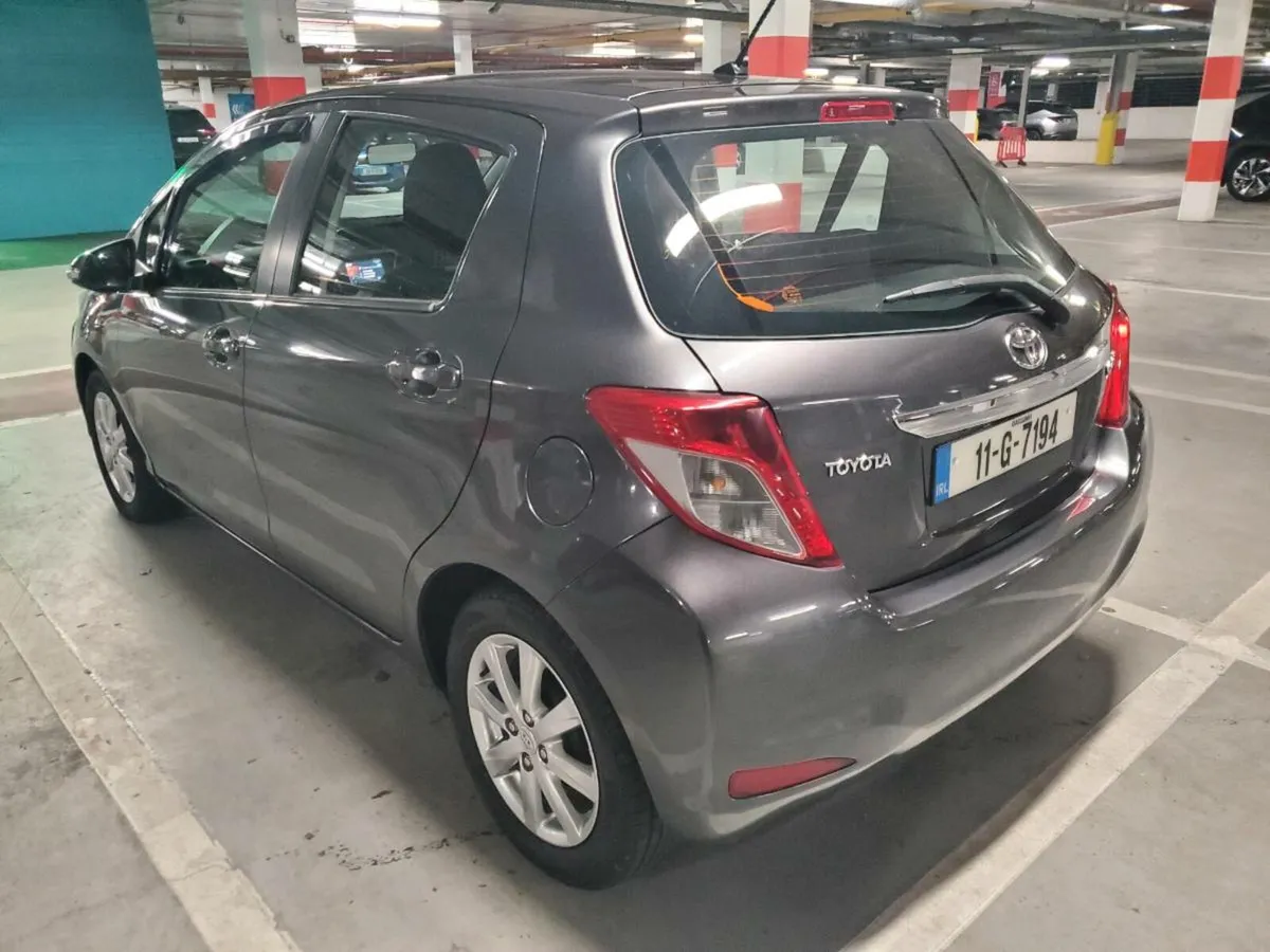 Toyota Yaris 1.3 Petrol 6 speed high spec - Image 3