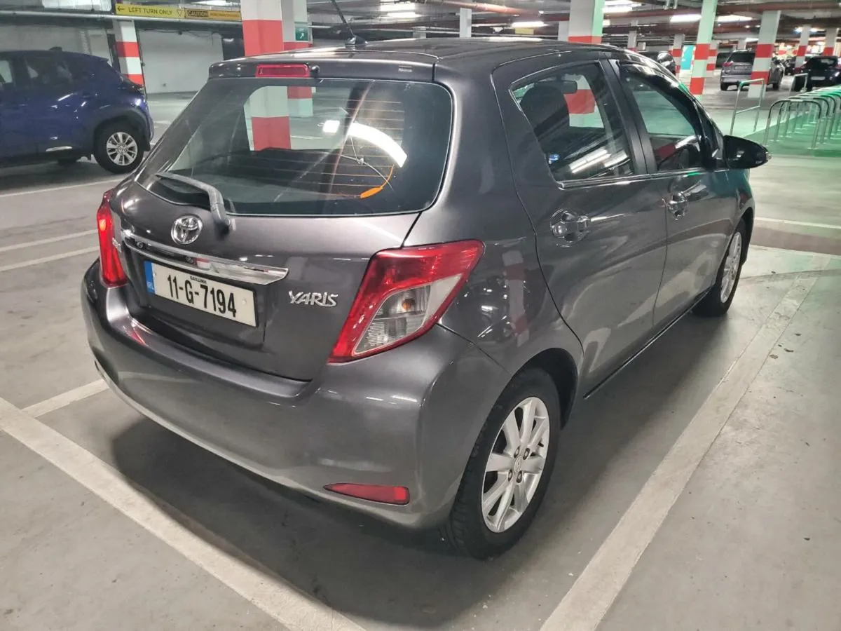 Toyota Yaris 1.3 Petrol 6 speed high spec - Image 4