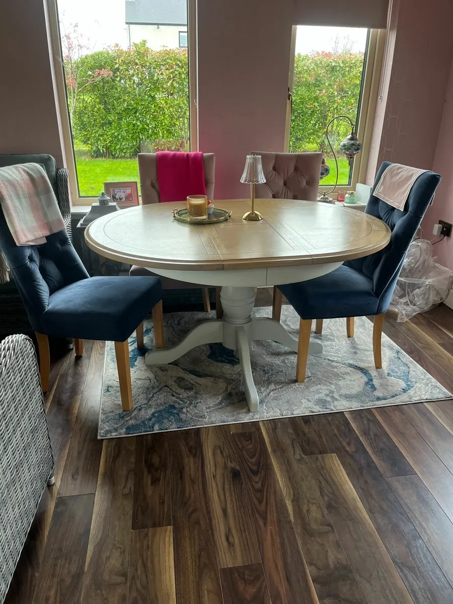 Table & Chairs - Image 1