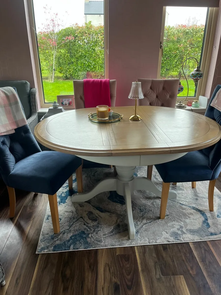 Table & Chairs - Image 2