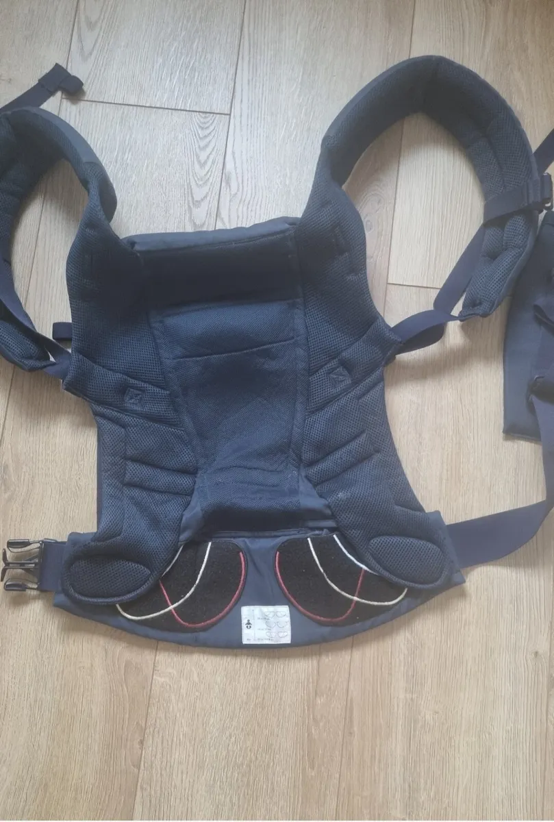 Ergobaby baby carrier - Image 2
