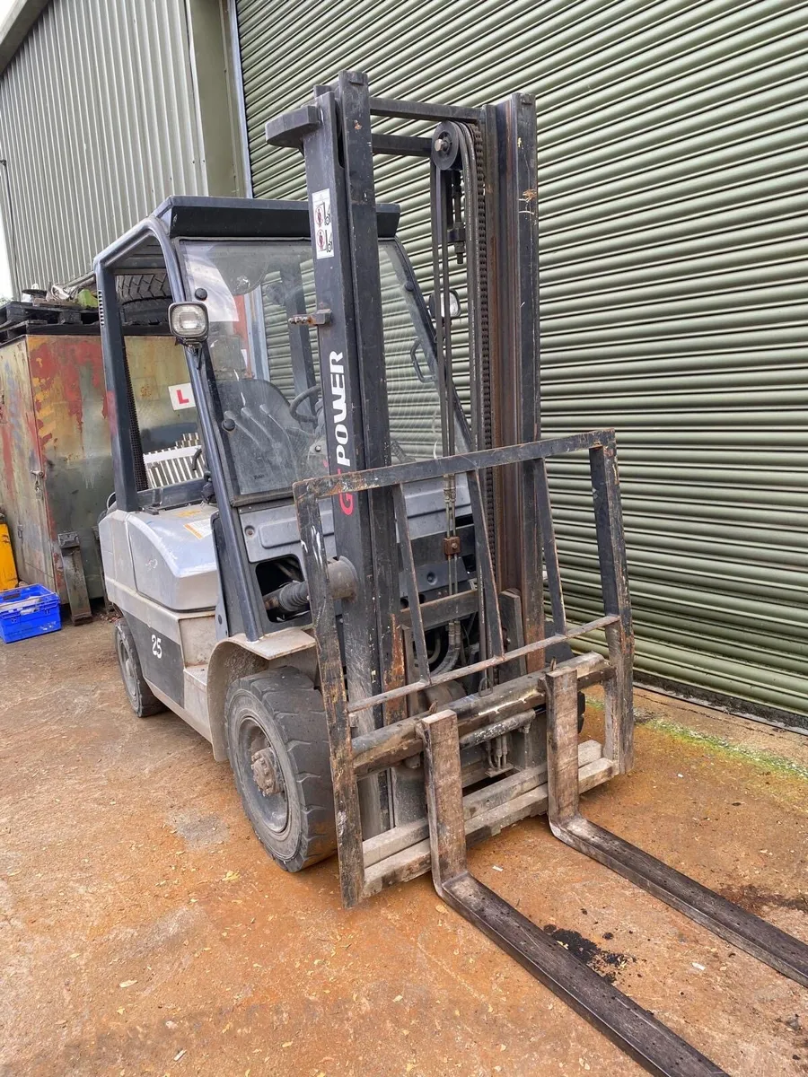 Forklift - Image 4