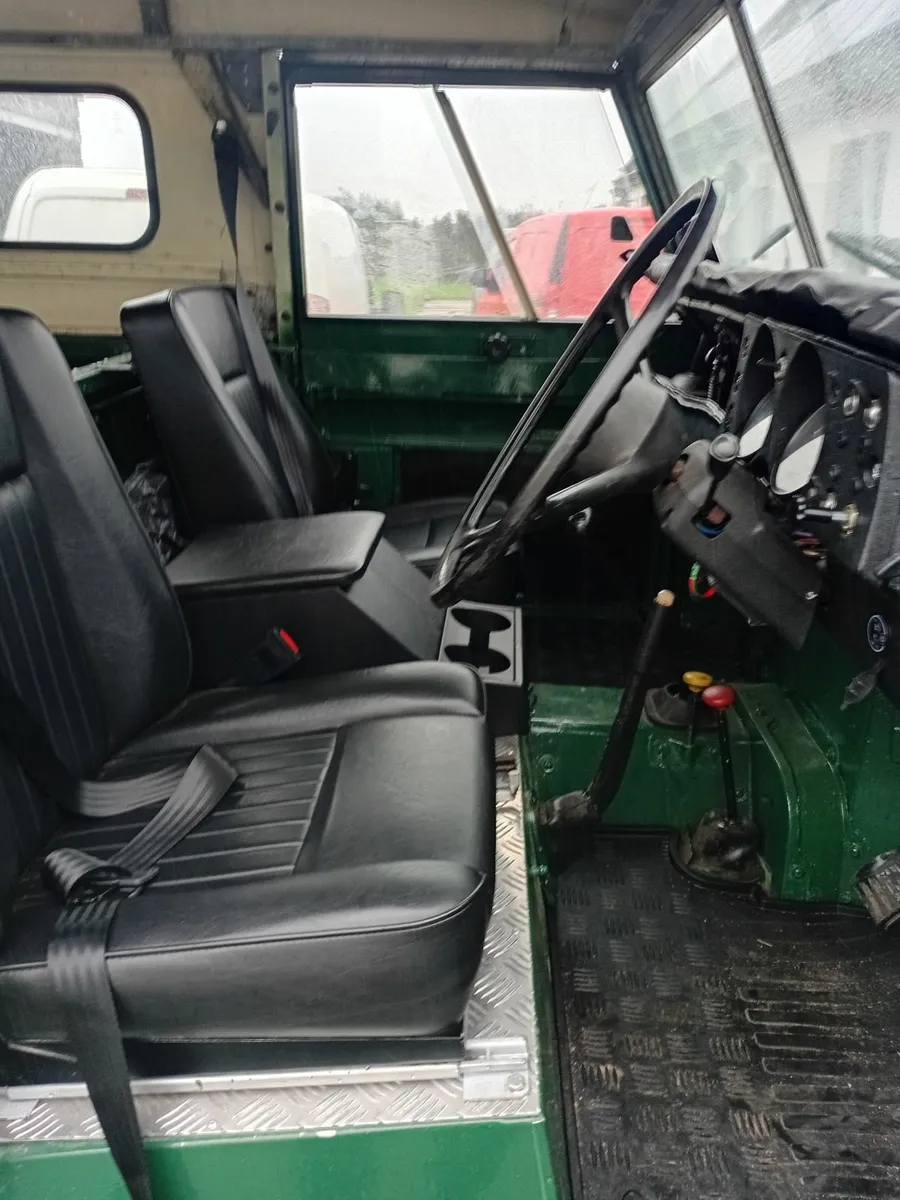Land Rovers Series 3 - Image 4