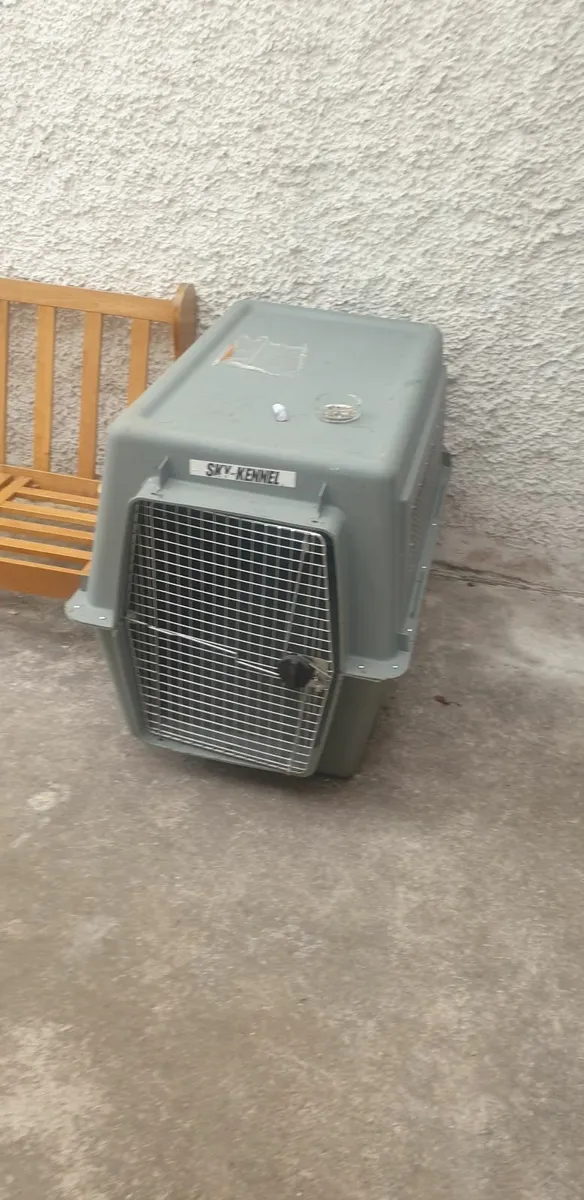 Dog crate