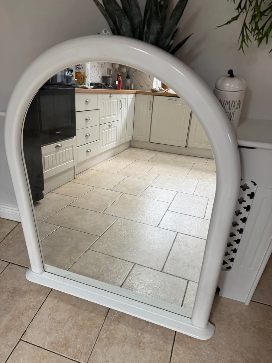Large mirror - Image 1