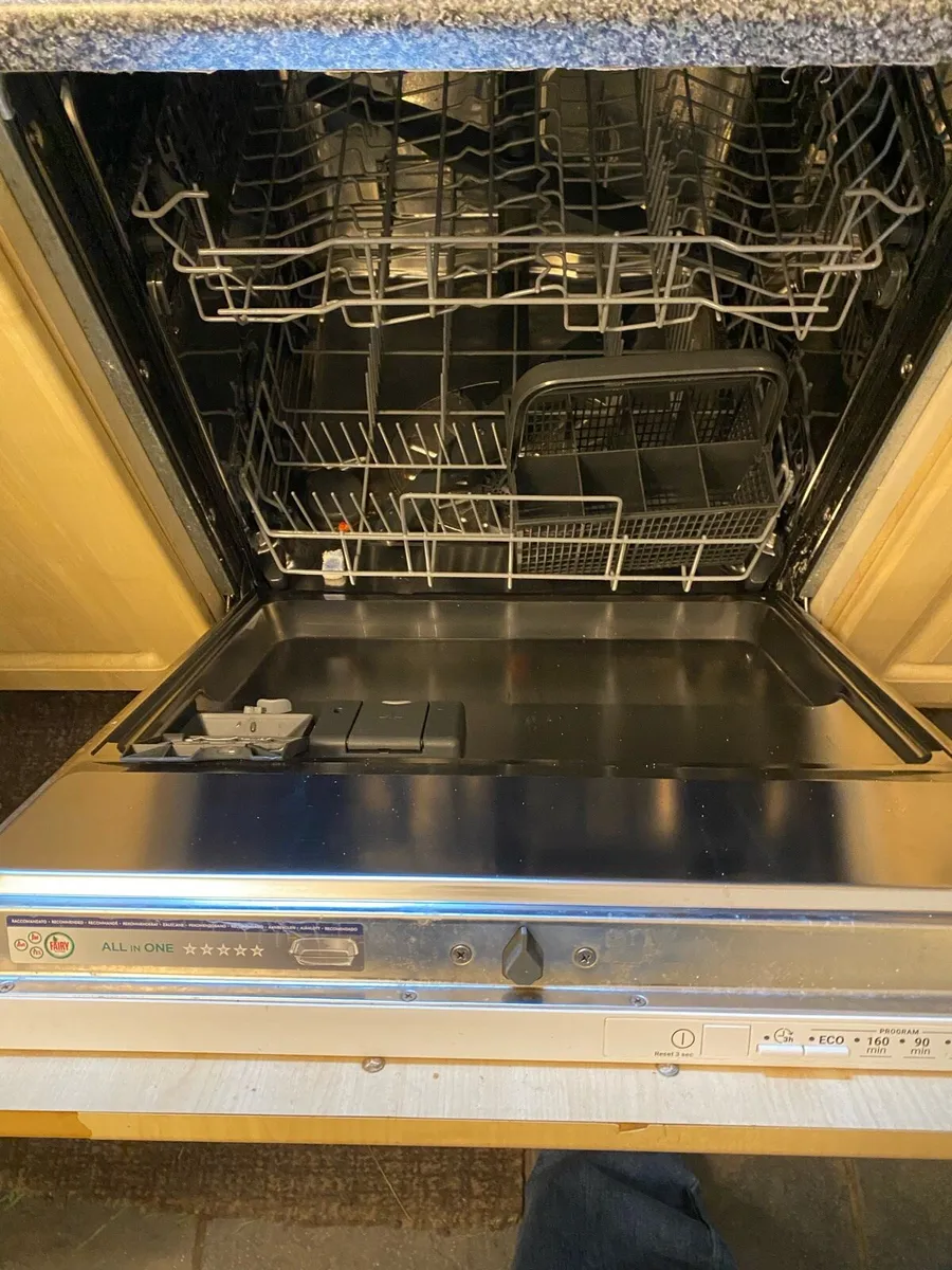 Integrated dishwasher Zanussi - Image 1