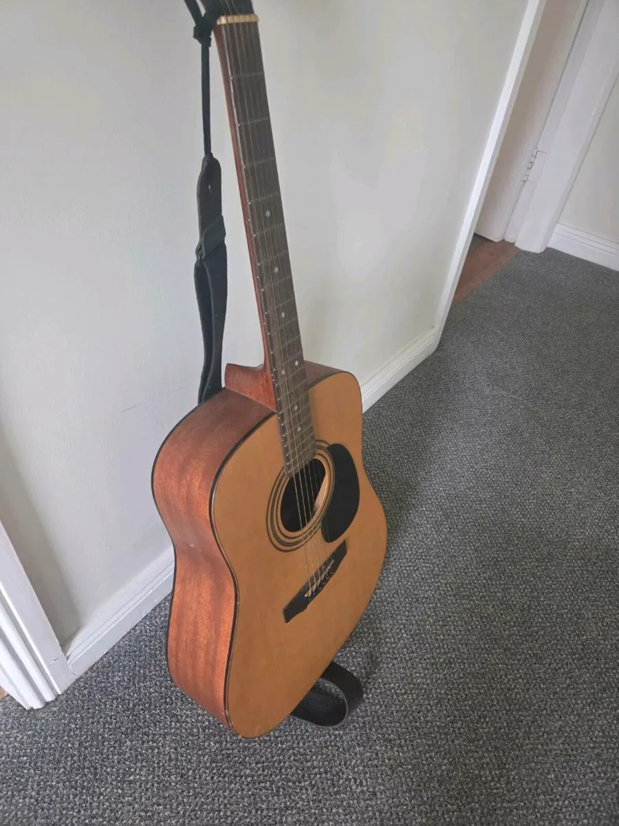 Guitar - Image 4