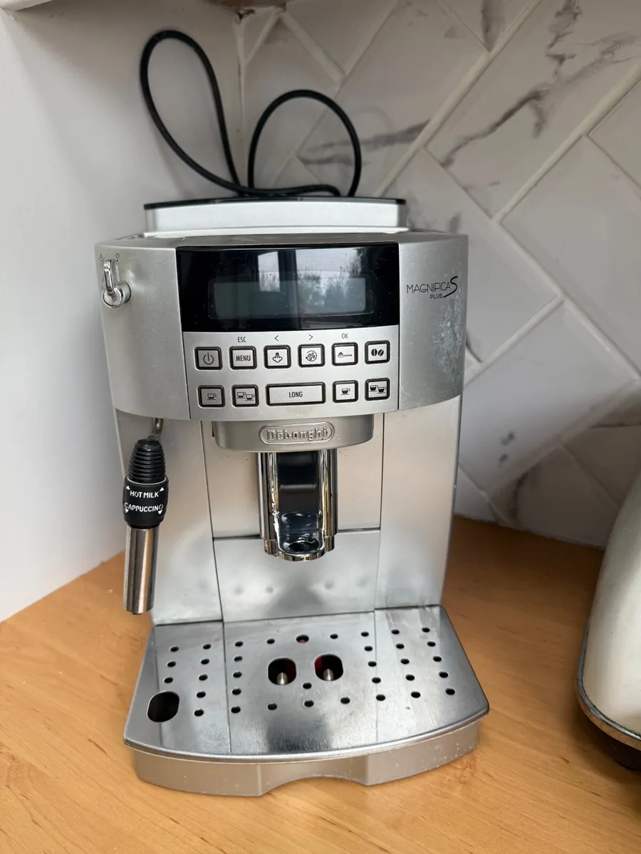 Delonghi Coffee Machine