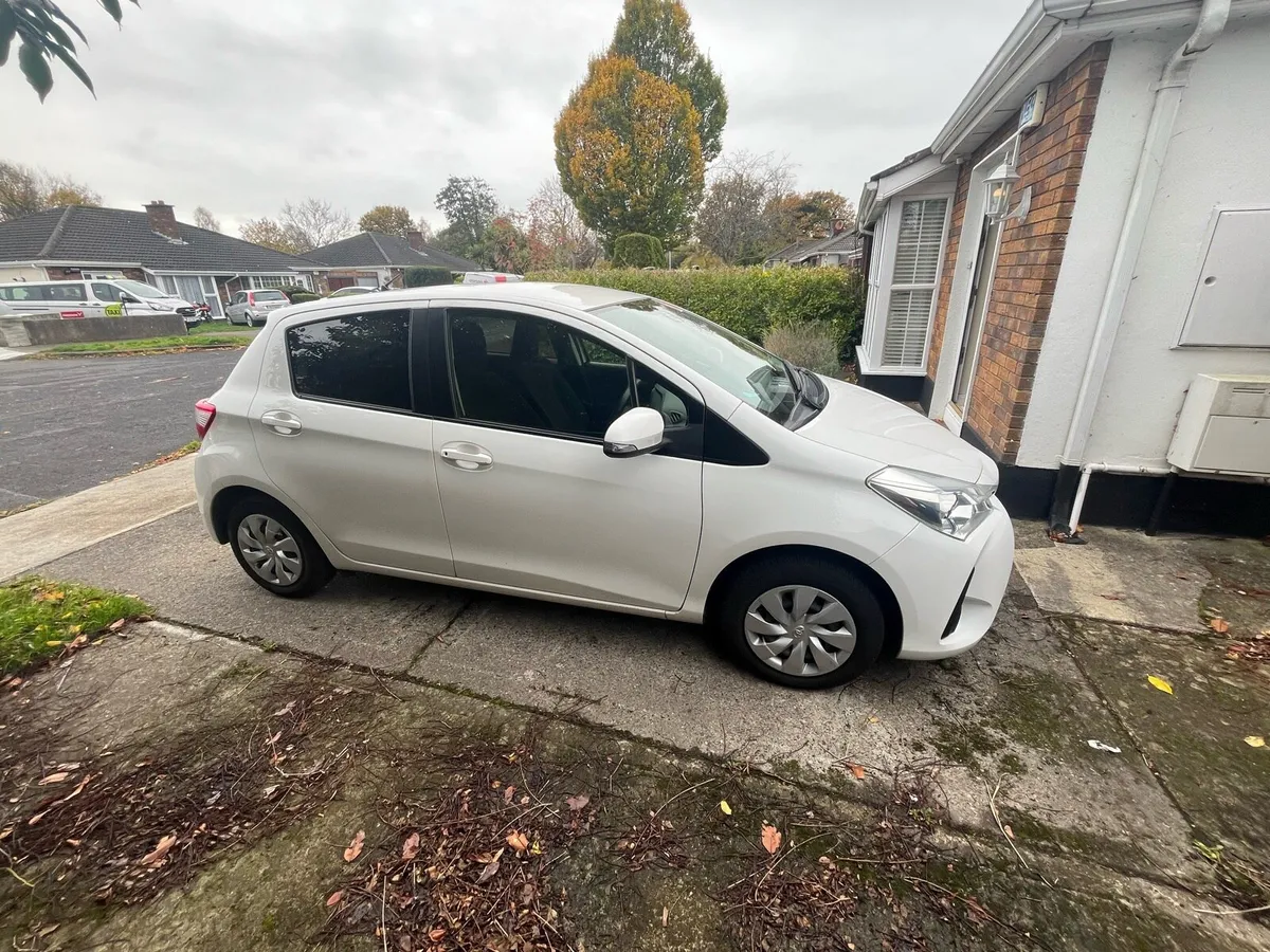 Toyota Vitz 2019 AUTOMATIC new radio system - Image 2
