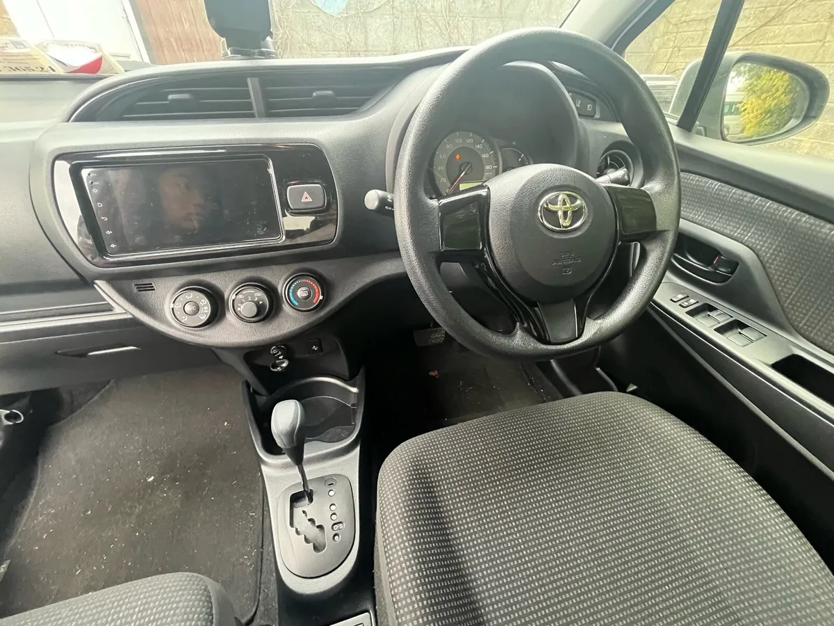 Toyota Vitz 2019 AUTOMATIC new radio system - Image 4