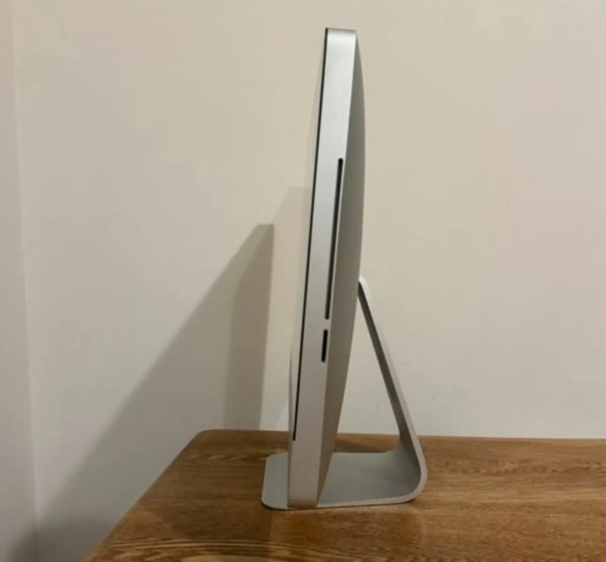 iMac 21,5" Mid 2011 i5 4x2.5GHz 20GB 256GB SSD - Image 1