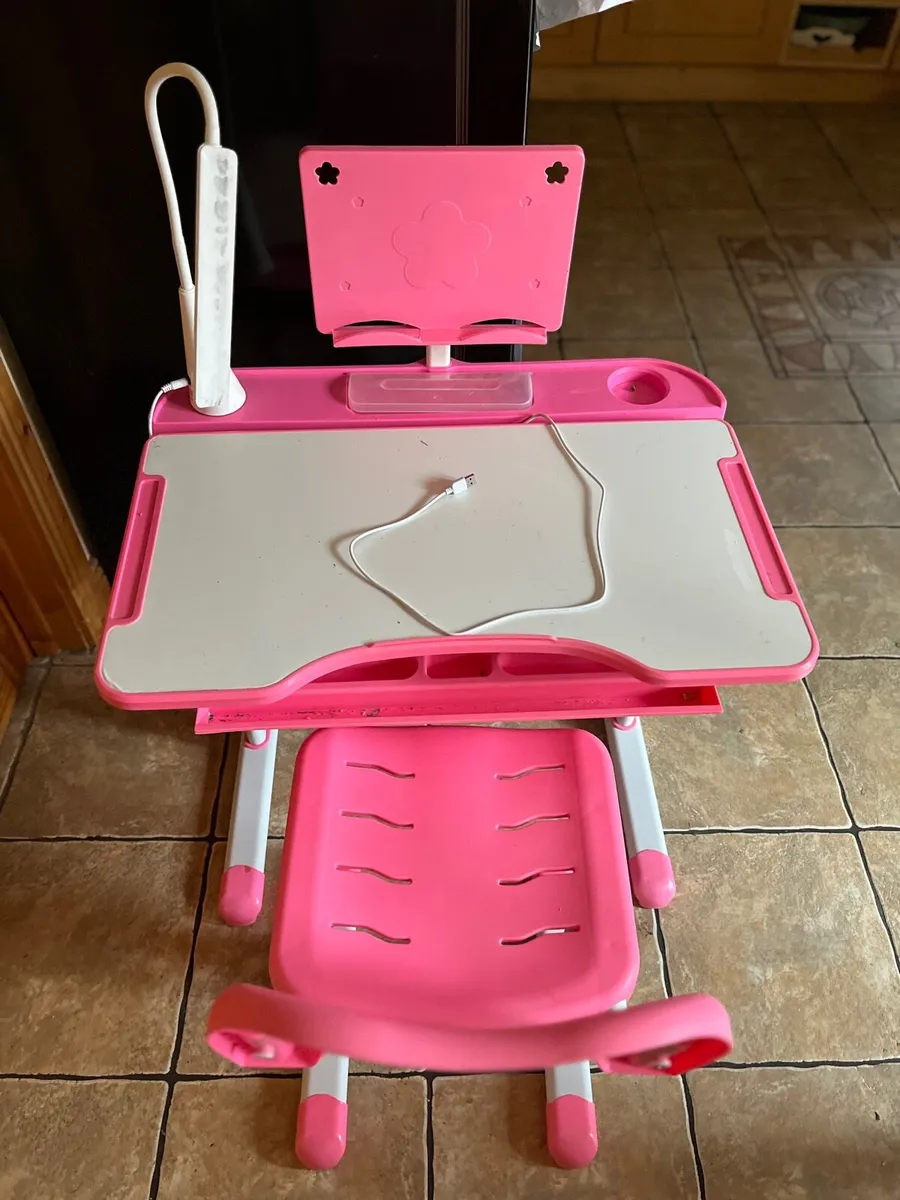Child’s crafting/homework desk - Image 2