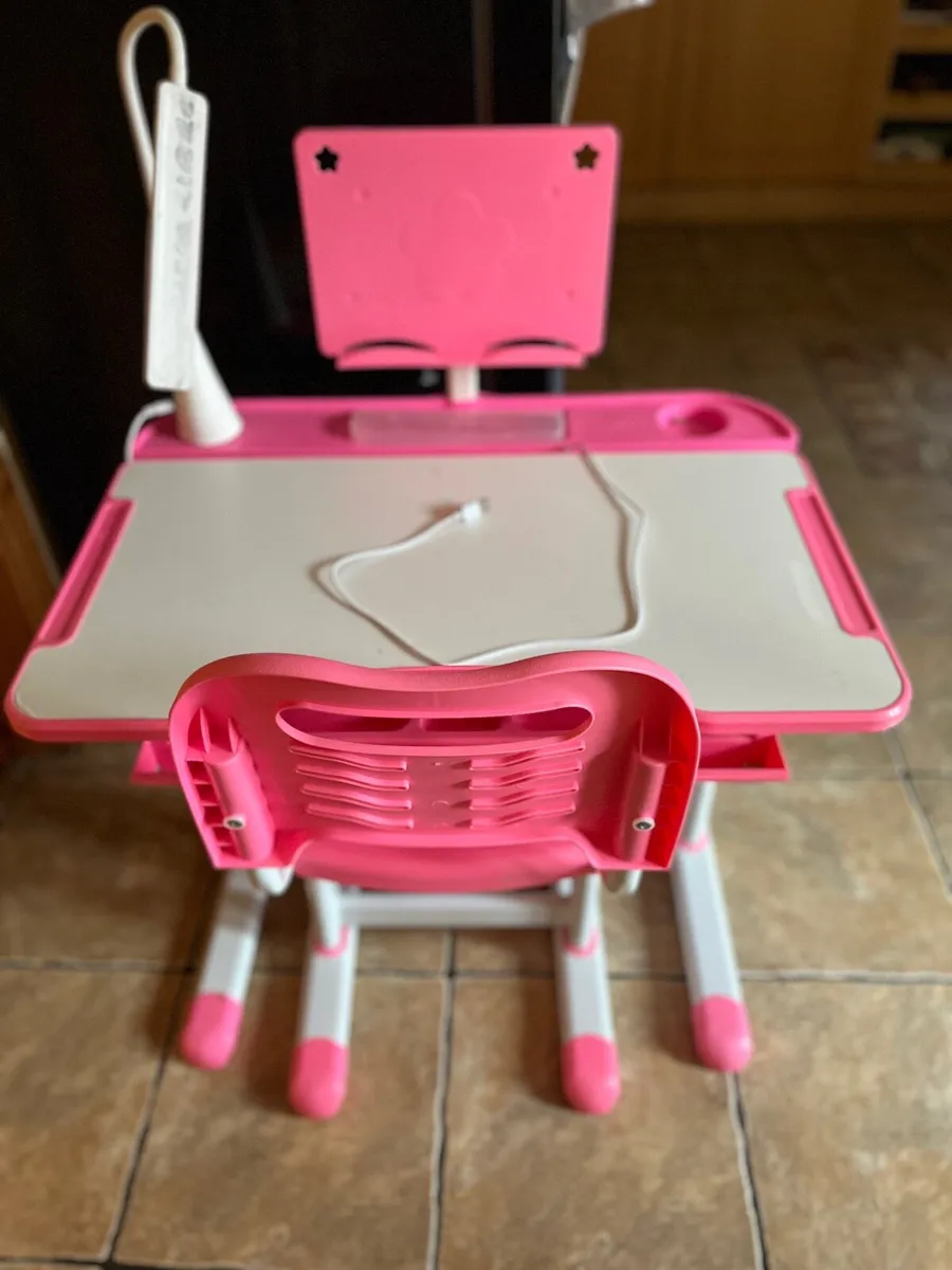 Child’s crafting/homework desk - Image 3