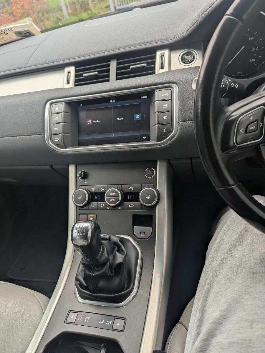 Land Rover Range Rover Evoque 2016 - Image 2