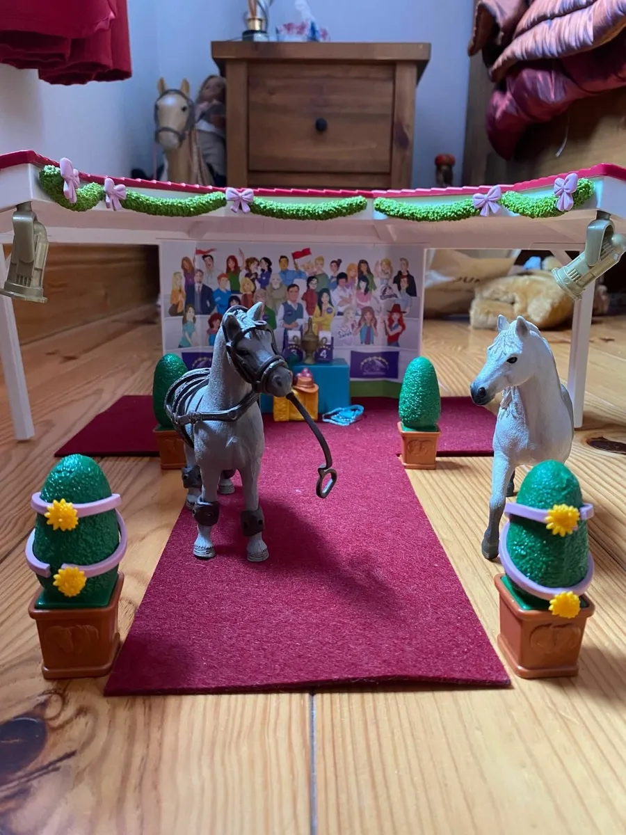 Schleich Big Horse Show Set - Image 2