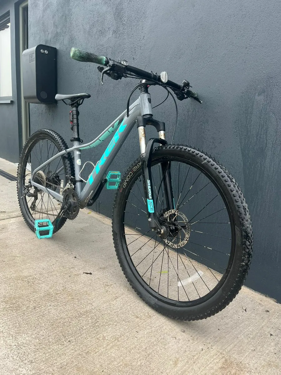 Trek marlin 5 bike - Image 2