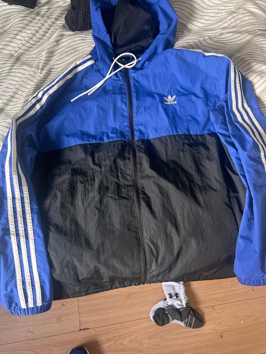 Clothes and trainers - Image 1
