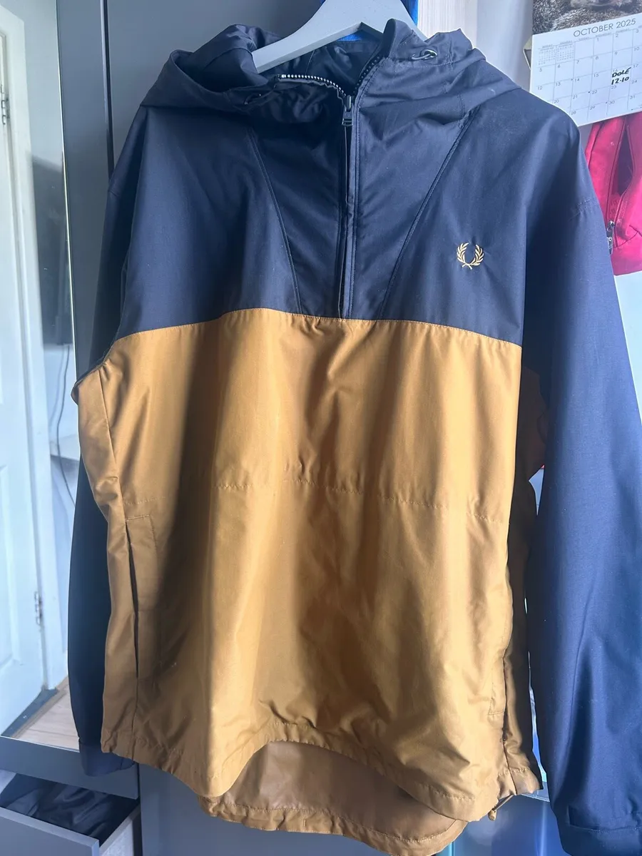 Clothes and trainers - Image 2