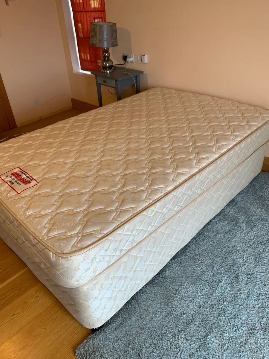 Bed 4ft - Image 1