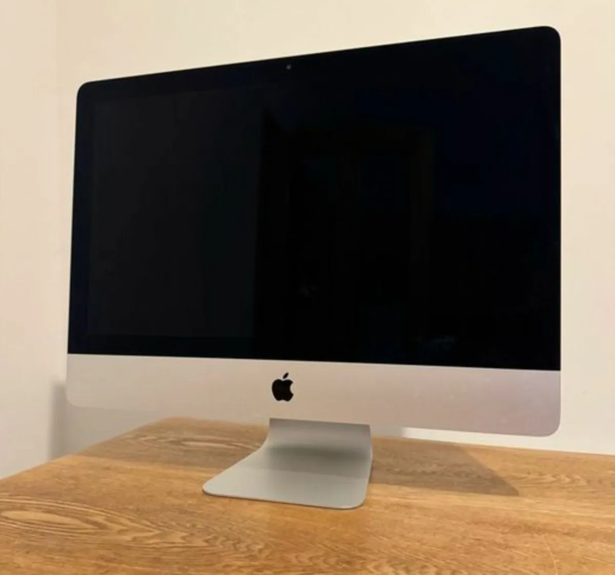 iMac 21,5" Late 2015 i5 2x1.6GHz 8GB 1TB HDD - Image 1