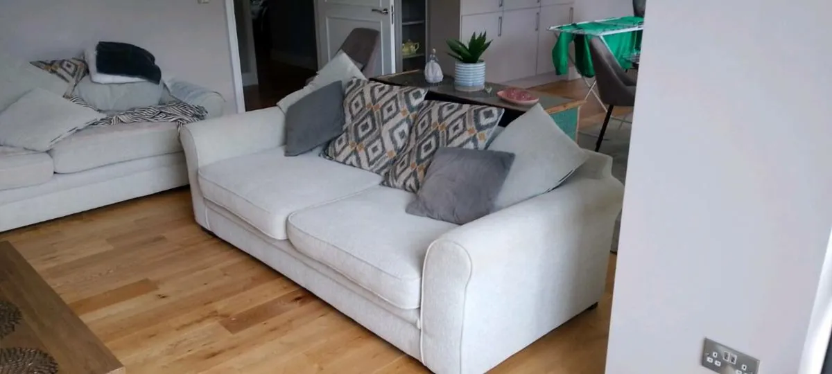 4 Seater Couch - Image 2