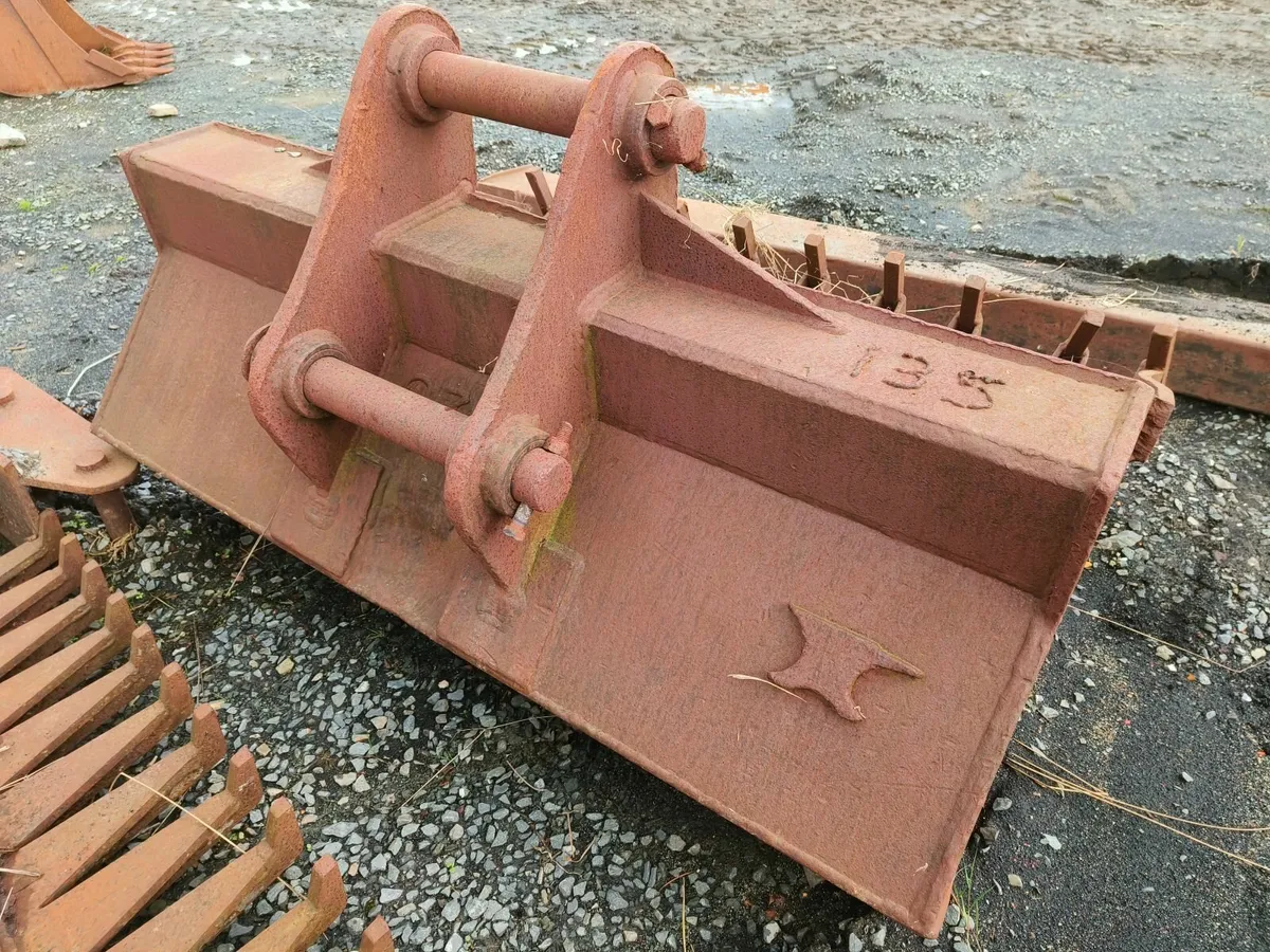 13T Excavator Buckets and Extension Beam - Image 3