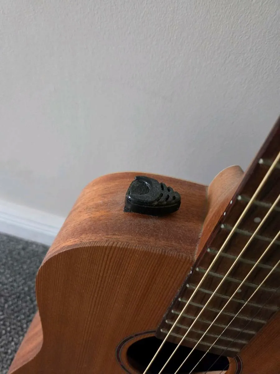 Guitar - Image 2