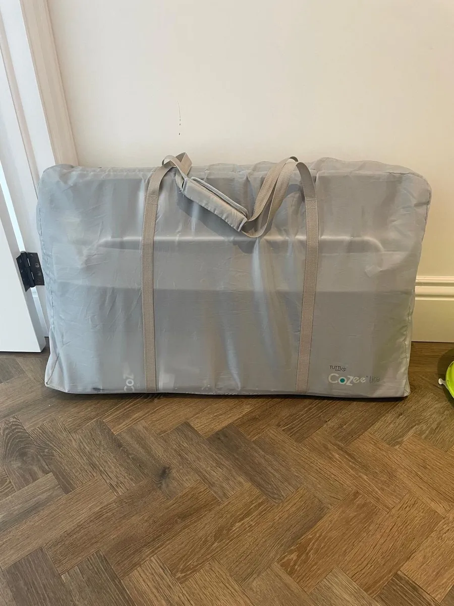 Tutti bambini cozee lite bedside crib - Image 1
