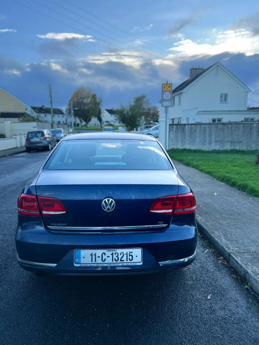 VW PASSAT 2011 1.6 L TDI Excellent condition - Image 2