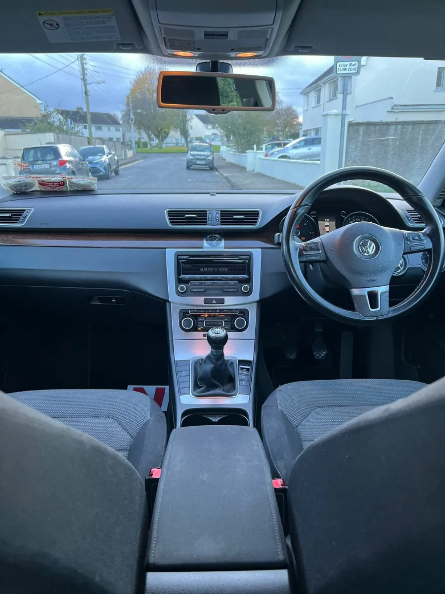 VW PASSAT 2011 1.6 L TDI Excellent condition - Image 4