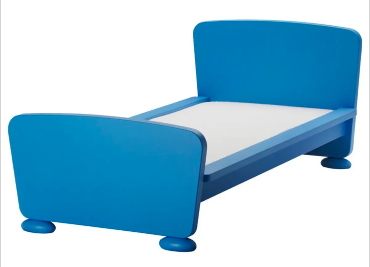 Child's bed - Image 1