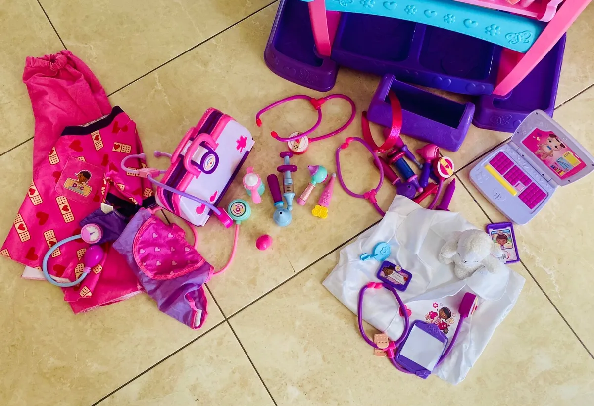 Disney Doc Mac Stuffins Vet Station & accessories - Image 3