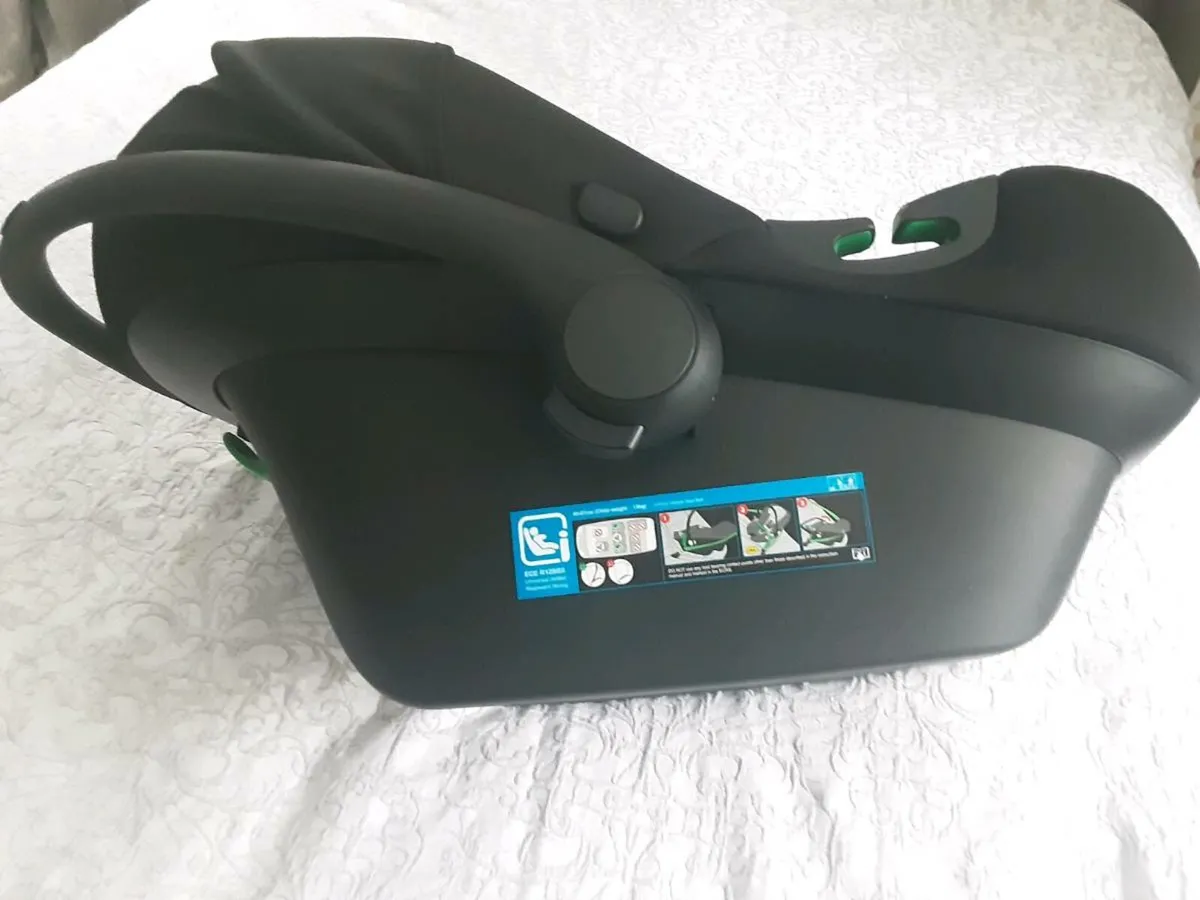 Baby car seat - Image 2