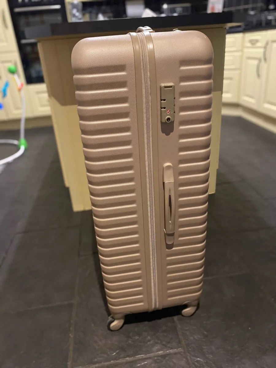 Suitcase - Image 2