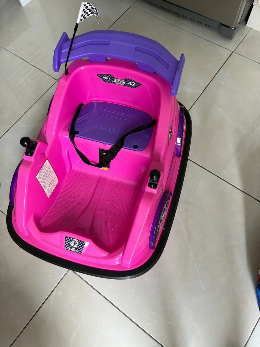 Kids electronic bumper car ride on - Image 1