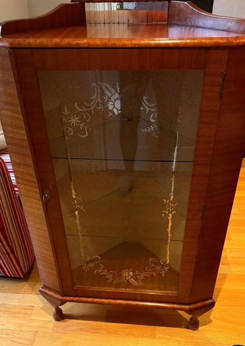 China Cabinet - Image 2
