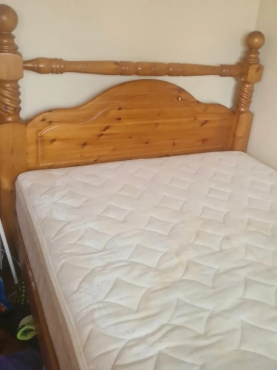 King-size size bed. Solid oak. - Image 4