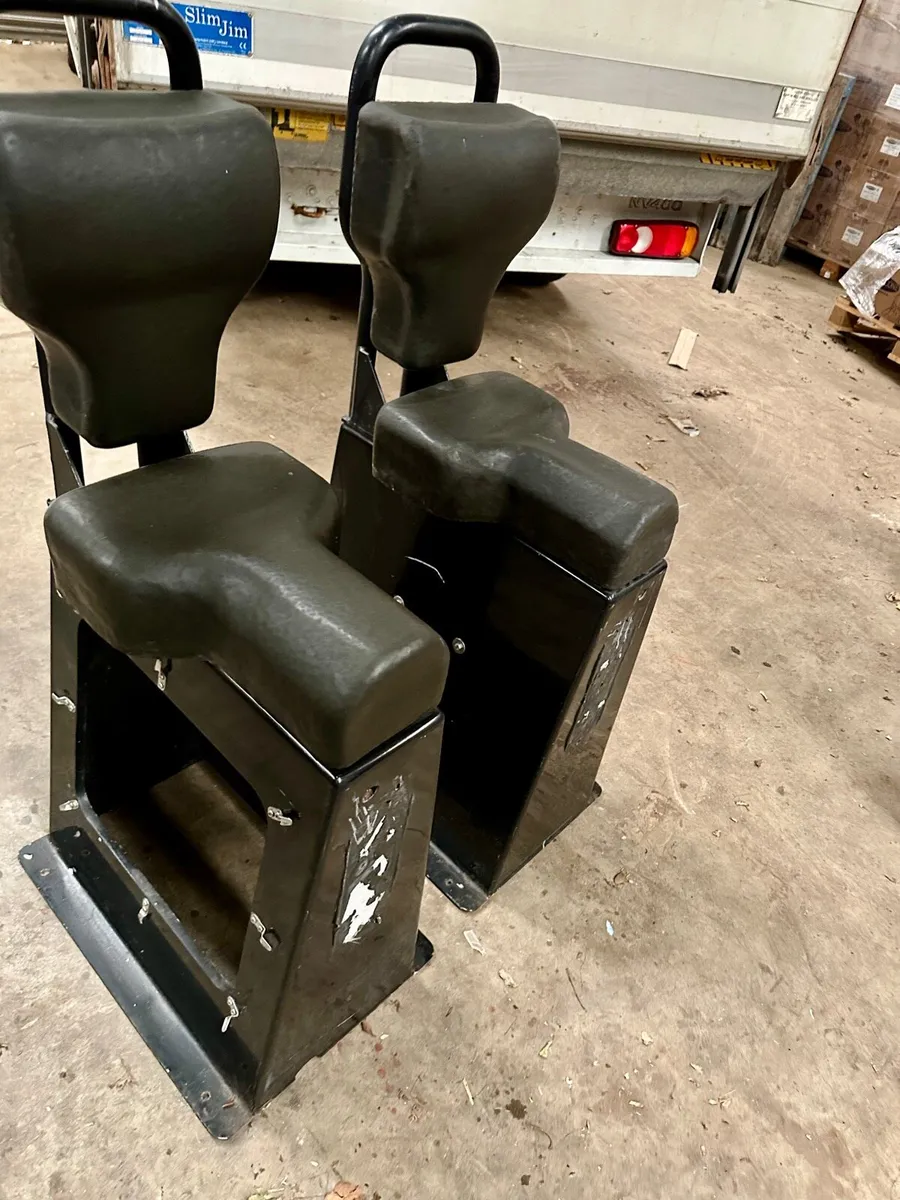 Jockey seats - Image 2